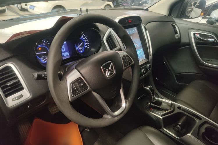 Used JMC Yusheng S350 2013 2.4T Automatic 2WD Diesel Luxury Edition 5 Seats Steering Wheel