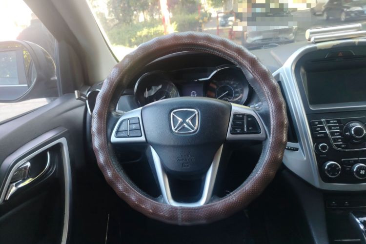 Used JMC Yusheng S350 2013 2.4T Automatic 2WD Diesel Luxury Edition 5 Seats Steering Wheel