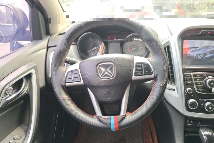 Used JMC Yusheng S350 2013 2.4T Automatic 2WD Diesel Luxury Edition 5 Seats Steering Wheel