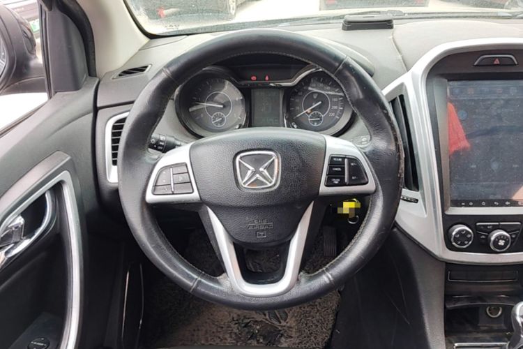 Used JMC Yusheng S350 2013 2.4T Manual Two-Wheel Drive Diesel Luxury Edition 5 Seats Steering Wheel