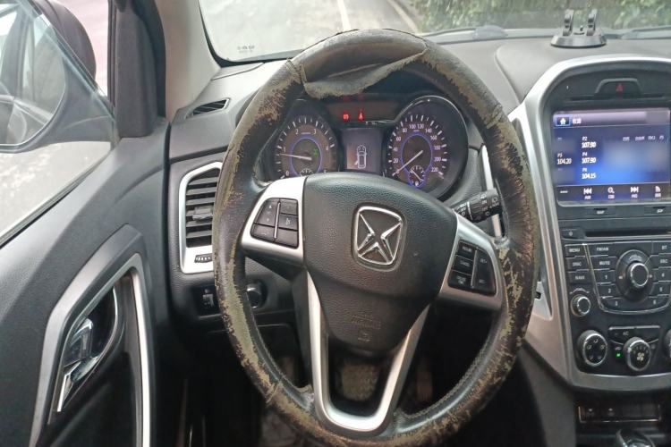Used JMC Yusheng S350 2013 2.4T Automatic 4x4 Diesel Ultra-Luxury 5-Seater Steering Wheel