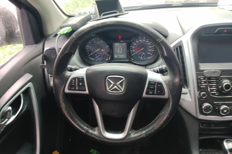Used JMC Yusheng S350 2013 2.4T Automatic 2WD Diesel Luxury Edition 5 Seats Steering Wheel