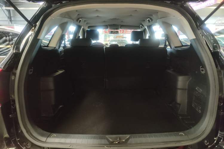 Used JMC Yusheng S350 2013 2.4T Automatic 2WD Diesel Luxury Edition 5 Seats Trunk