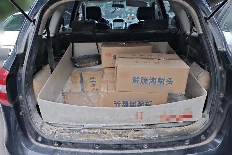 Used JMC Yusheng S350 2013 2.4T Automatic 2WD Diesel Luxury 7-Seater Trunk