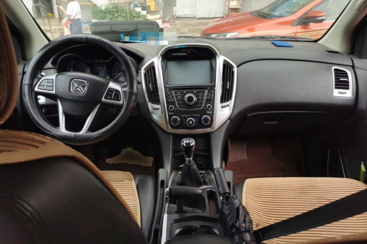 Used JMC Yusheng S350 2013 2.4T Manual 4x4 Diesel Luxury Edition 5 Seats Center Console