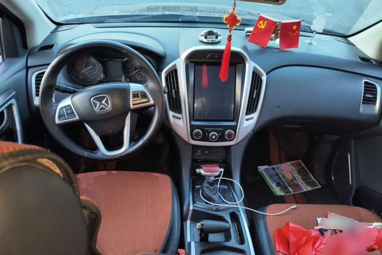 Used JMC Yusheng S350 2013 2.4T Automatic 2WD Diesel Luxury Edition 5 Seats Center Console