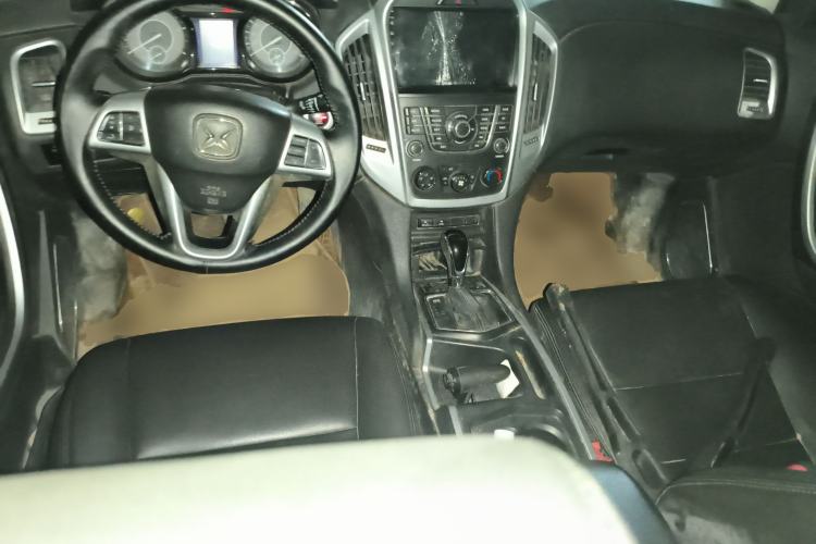 Used JMC Yusheng S350 2013 2.4T Automatic 2WD Diesel Ultra-Luxury 5-Seater Center Console