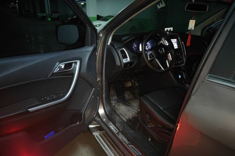 Used JMC Yusheng S350 2013 2.4T Automatic 2WD Diesel Luxury Edition 5 Seats Driver Seat
