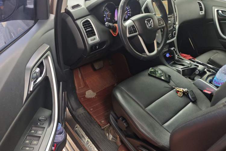 Used JMC Yusheng S350 2013 2.4T Automatic 2WD Diesel Luxury Edition 5 Seats Driver Seat