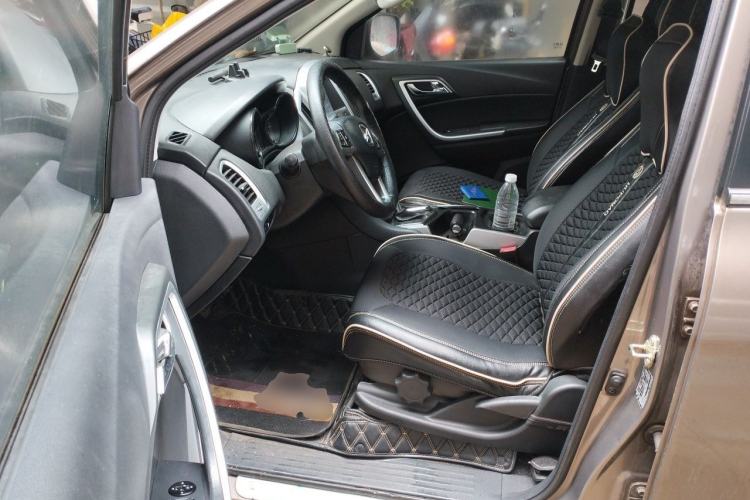 Used JMC Yusheng S350 2013 2.4T Automatic 2WD Diesel Ultra-Luxury 5-Seater Driver Seat