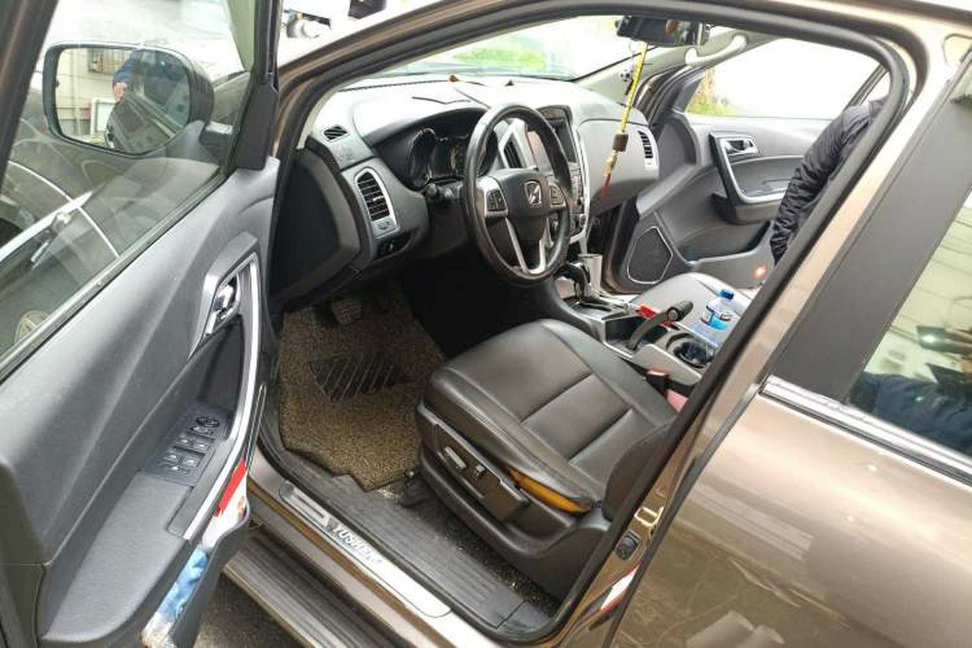 Used JMC Yusheng S350 2013 2.4T Automatic 2WD Diesel Ultra-Luxury 5-Seater Driver Seat