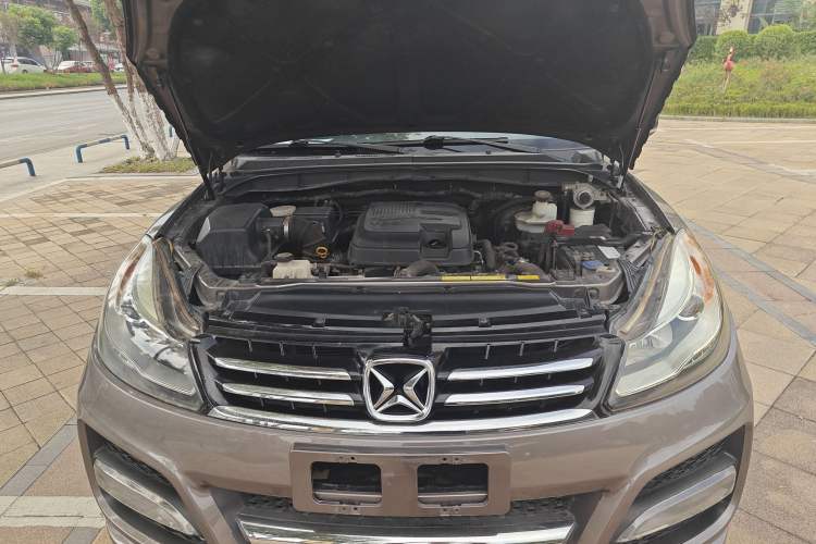 Used JMC Yusheng S350 2013 2.4T Automatic 2WD Diesel Luxury Edition 5 Seats Engine Bay