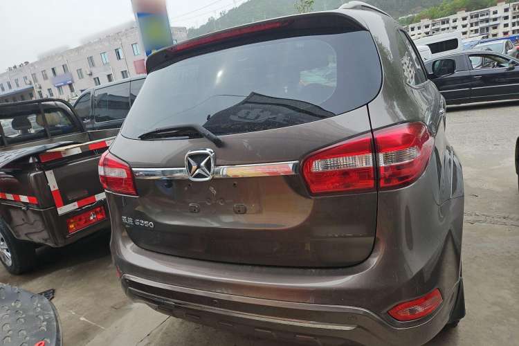 Used JMC Yusheng S350 2013 2.4T Manual Two-Wheel Drive Diesel Ultra-Luxury 7-Seater Exterior 4