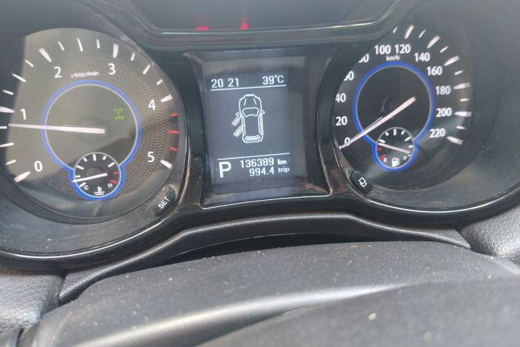 Used JMC Yusheng S350 2013 2.4T Automatic 4x4 Diesel Luxury 5-Seater Instrument Cluster