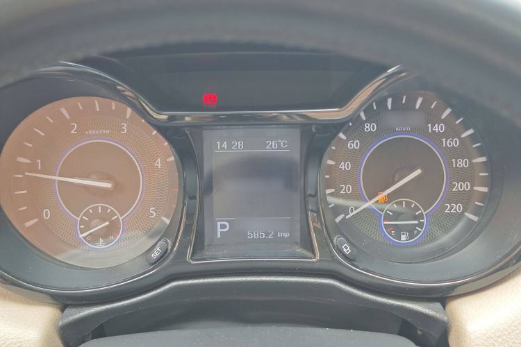 Used JMC Yusheng S350 2013 2.4T Automatic 2WD Diesel Ultra-Luxury 7-Seater Instrument Cluster