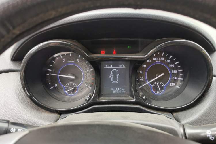 Used JMC Yusheng S350 2013 2.4T Manual 4x4 Diesel Luxury Edition 5 Seats Instrument Cluster