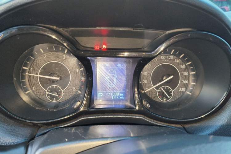 Used JMC Yusheng S350 2013 2.4T Automatic 2WD Diesel Luxury Edition 5 Seats Instrument Cluster