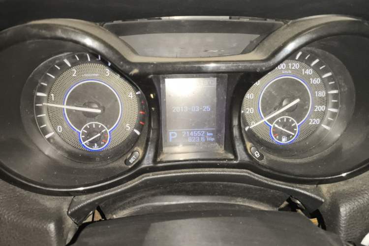 Used JMC Yusheng S350 2013 2.4T Automatic 2WD Diesel Ultra-Luxury 5-Seater Instrument Cluster
