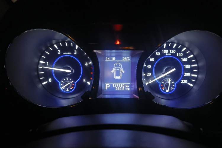 Used JMC Yusheng S350 2013 2.4T Automatic 2WD Diesel Luxury Edition 5 Seats Instrument Cluster