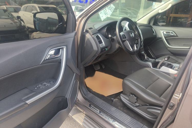 Used JMC Yusheng S350 2013 2.4T Automatic 2WD Diesel Luxury Edition 5 Seats Interior 2