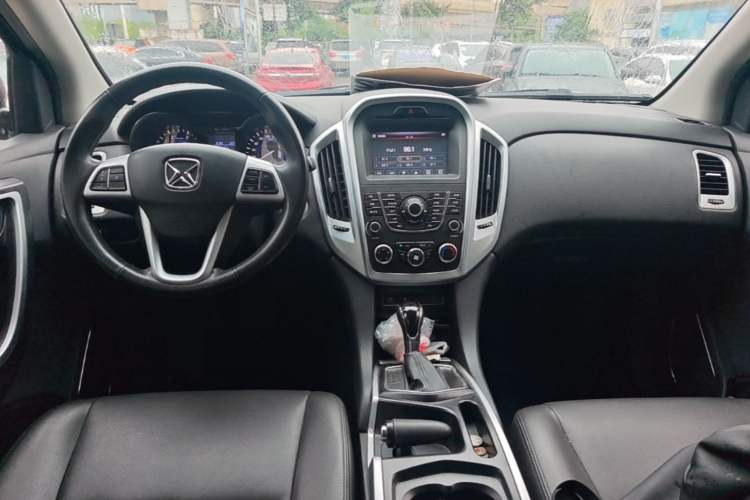 Used JMC Yusheng S350 2013 2.4T Automatic 2WD Diesel Luxury 7-Seater Interior 2