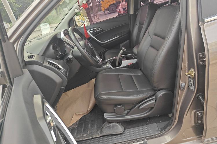 Used JMC Yusheng S350 2013 2.4T Automatic 2WD Diesel Luxury Edition 5 Seats Left Front Seat