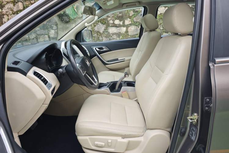Used JMC Yusheng S350 2013 2.4T Automatic 2WD Diesel Ultra-Luxury 7-Seater Left Front Seat