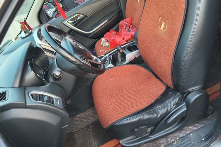 Used JMC Yusheng S350 2013 2.4T Automatic 2WD Diesel Luxury Edition 5 Seats Left Front Seat