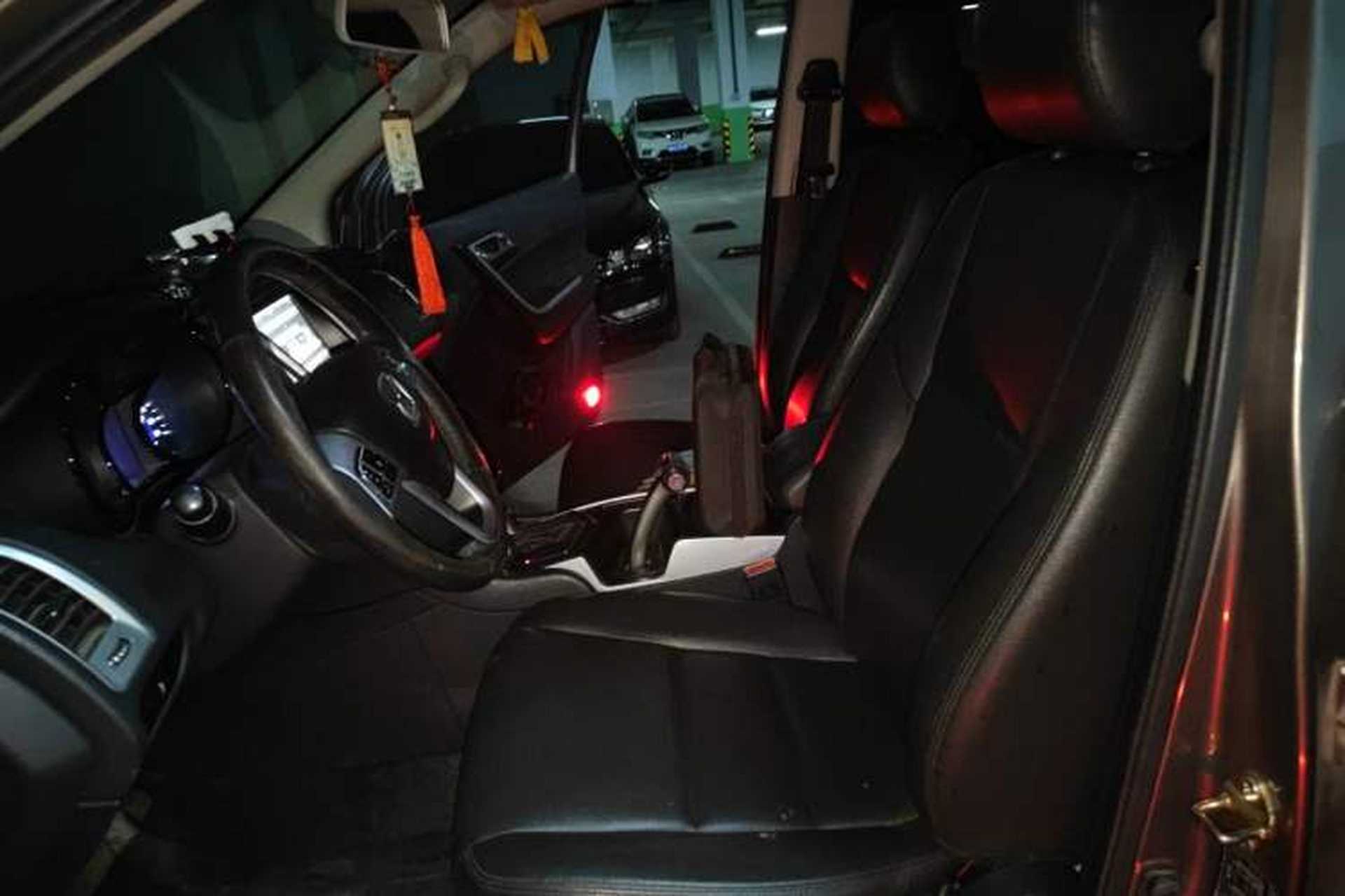 Used JMC Yusheng S350 2013 2.4T Automatic 2WD Diesel Luxury Edition 5 Seats Left Front Seat