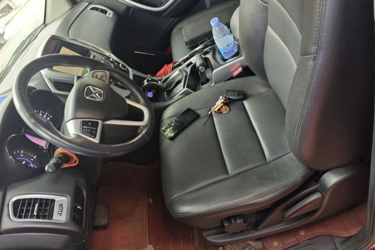 Used JMC Yusheng S350 2013 2.4T Automatic 2WD Diesel Luxury Edition 5 Seats Left Front Seat