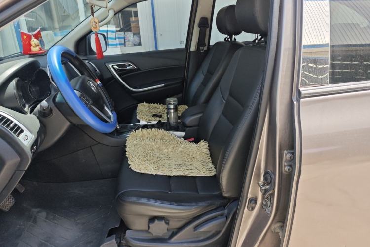 Used JMC Yusheng S350 2013 2.4T Automatic 2WD Diesel Luxury Edition 5 Seats Left Front Seat