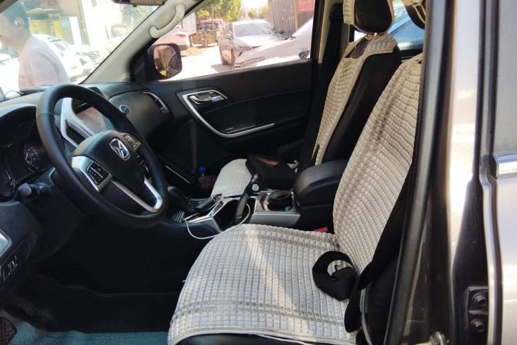 Used JMC Yusheng S350 2013 2.4T Automatic 2WD Diesel Luxury Edition 5 Seats Left Front Seat