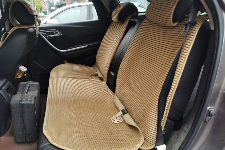 Used JMC Yusheng S350 2013 2.4T Manual 4x4 Diesel Luxury Edition 5 Seats Left Rear Seat