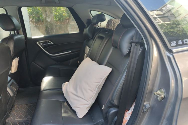 Used JMC Yusheng S350 2013 2.4T Automatic 2WD Diesel Ultra-Luxury 7-Seater Left Rear Seat