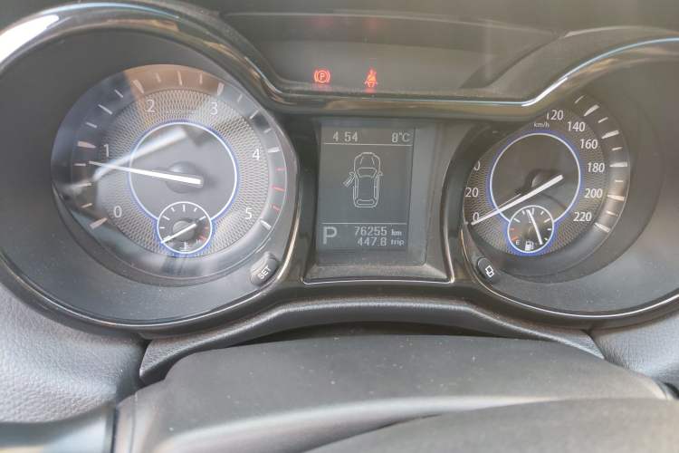 Used JMC Yusheng S350 2013 2.4T Automatic 2WD Diesel Luxury Edition 5 Seats Odometer Close Up