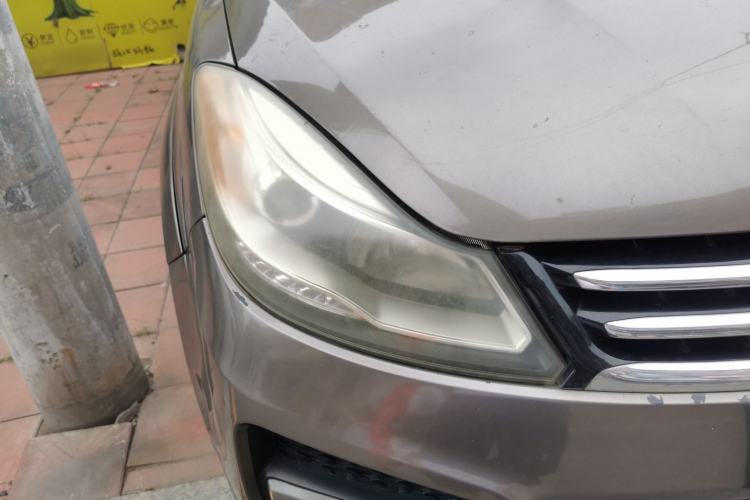 Used JMC Yusheng S350 2013 2.4T Manual 4x4 Diesel Luxury Edition 5 Seats Right Front Headlight
