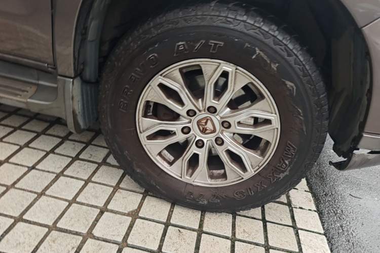 Used JMC Yusheng S350 2013 2.4T Automatic 2WD Diesel Luxury 7-Seater Right Front Wheel Hub