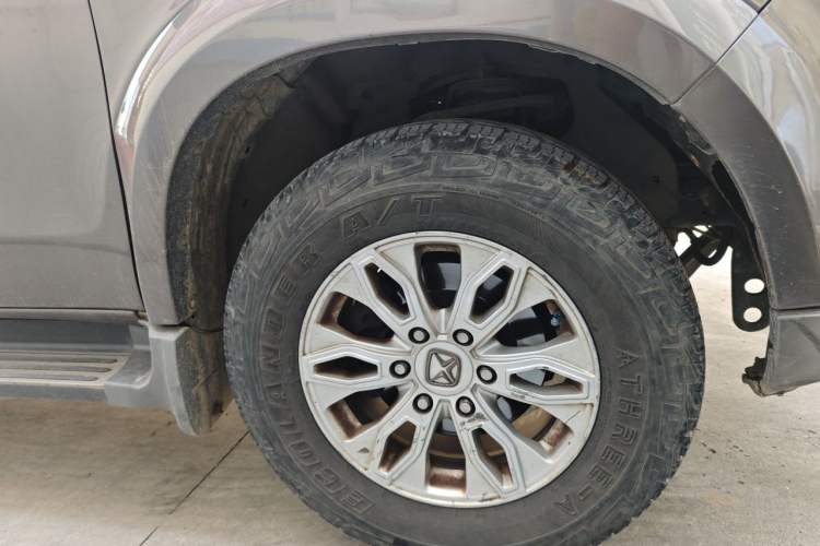 Used JMC Yusheng S350 2013 2.4T Automatic 2WD Diesel Luxury Edition 5 Seats Right Front Wheel Hub