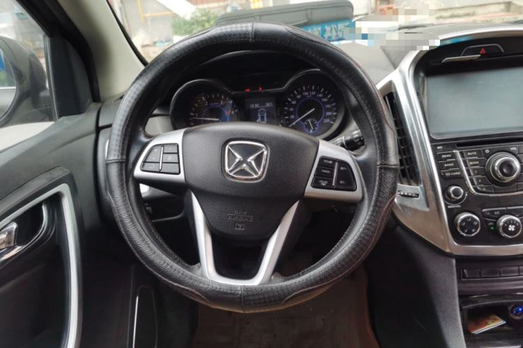 Used JMC Yusheng S350 2013 2.4T Manual 4x4 Diesel Luxury Edition 5 Seats Steering Wheel