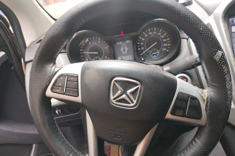 Used JMC Yusheng S350 2013 2.4T Automatic 2WD Diesel Ultra-Luxury 5-Seater Steering Wheel