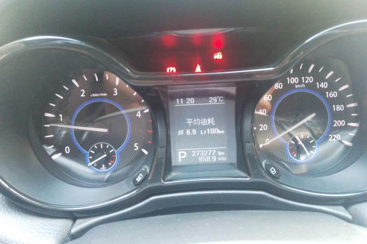 Used JMC Yusheng S350 2013 2.4T Automatic 2WD Diesel Luxury 7-Seater Instrument Cluster