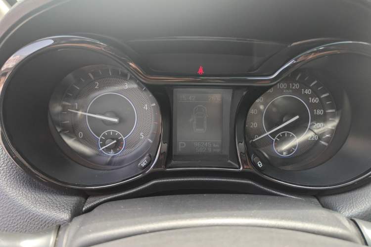 Used JMC Yusheng S350 2013 2.4T Automatic 4x4 Diesel Ultra-Luxury 5-Seater Instrument Cluster