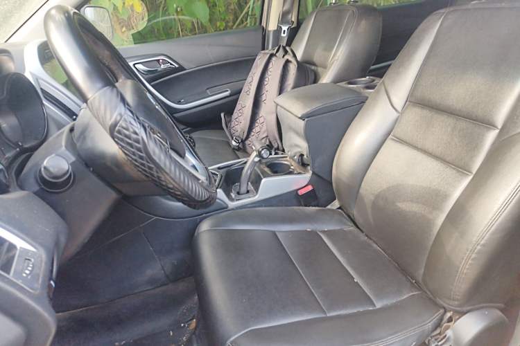 Used JMC Yusheng S350 2013 2.4T Manual Two-Wheel Drive Diesel Luxury 7-Seater Left Front Seat