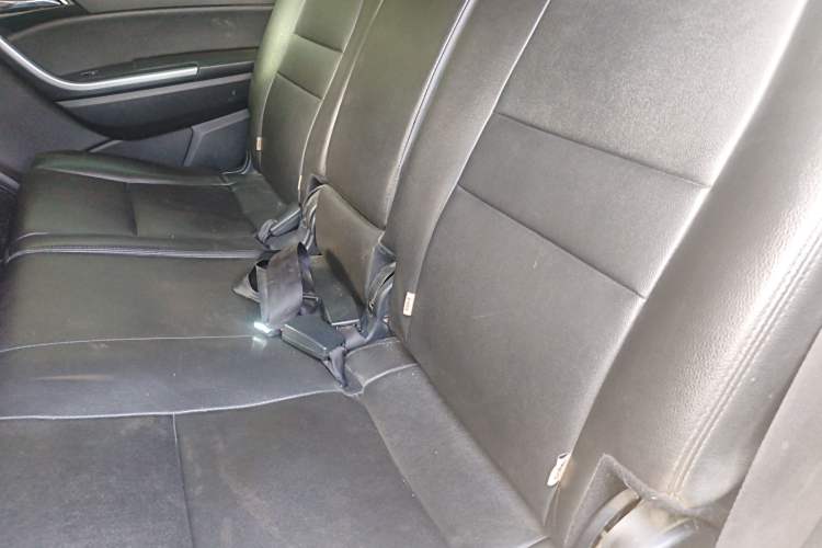 Used JMC Yusheng S350 2013 2.4T Manual Two-Wheel Drive Diesel Luxury 7-Seater Left Rear Seat