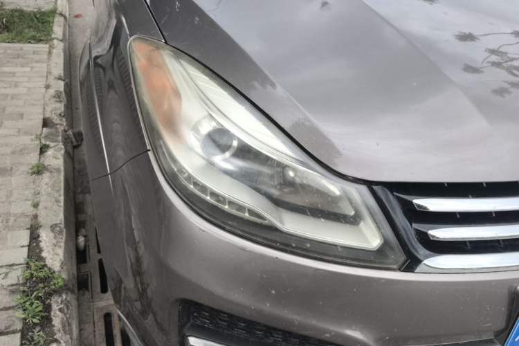 Used JMC Yusheng S350 2013 2.0T Manual Two-Wheel Drive Gasoline Ultra-Luxury 5-Seater Right Front Headlight