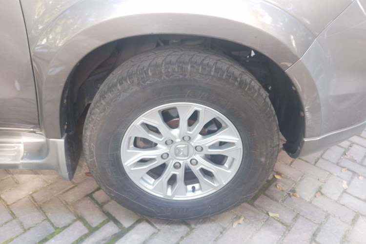 Used JMC Yusheng S350 2013 2.4T Automatic 2WD Diesel Luxury 7-Seater Right Front Wheel Hub
