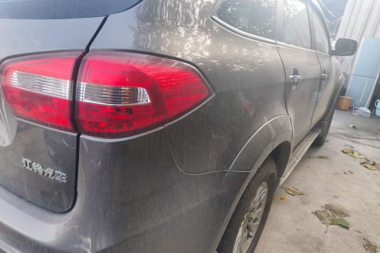 Used JMC Yusheng S350 2013 2.4T Manual Two-Wheel Drive Diesel Luxury 7-Seater Right Rear Taillight