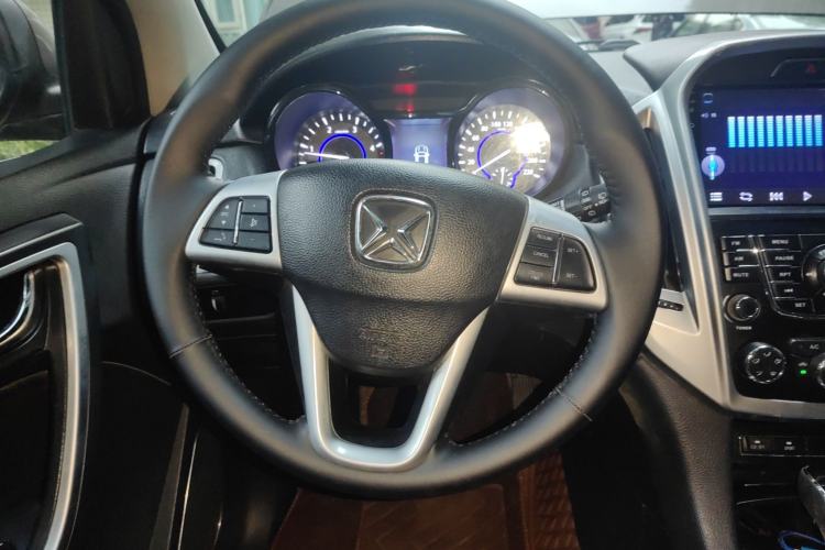 Used JMC Yusheng S350 2013 2.4T Automatic 2WD Diesel Luxury Edition 5 Seats Steering Wheel