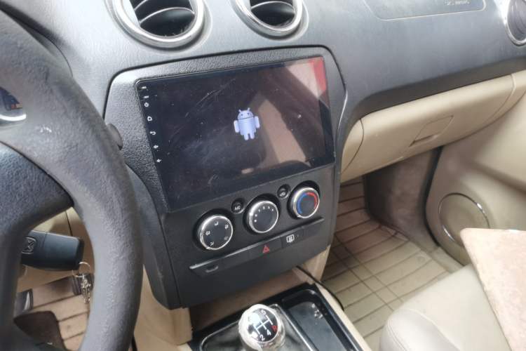 Used JMC Yusheng S350 2013 2.4T Two-Wheel-Drive Special Edition Audio And AC Panel