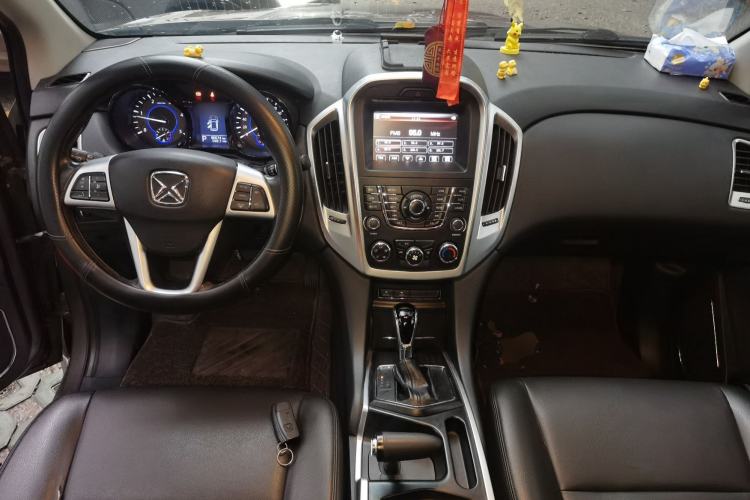 Used JMC Yusheng S350 2013 2.4T Automatic 2WD Diesel Luxury Edition 5 Seats Center Console